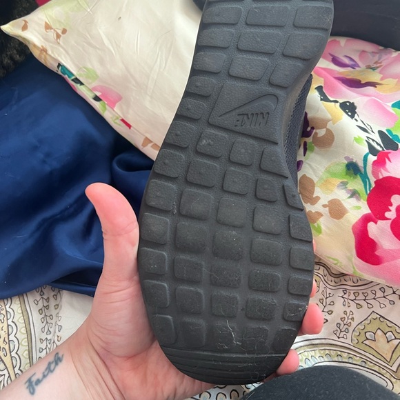 Black Nikes - Picture 2 of 3